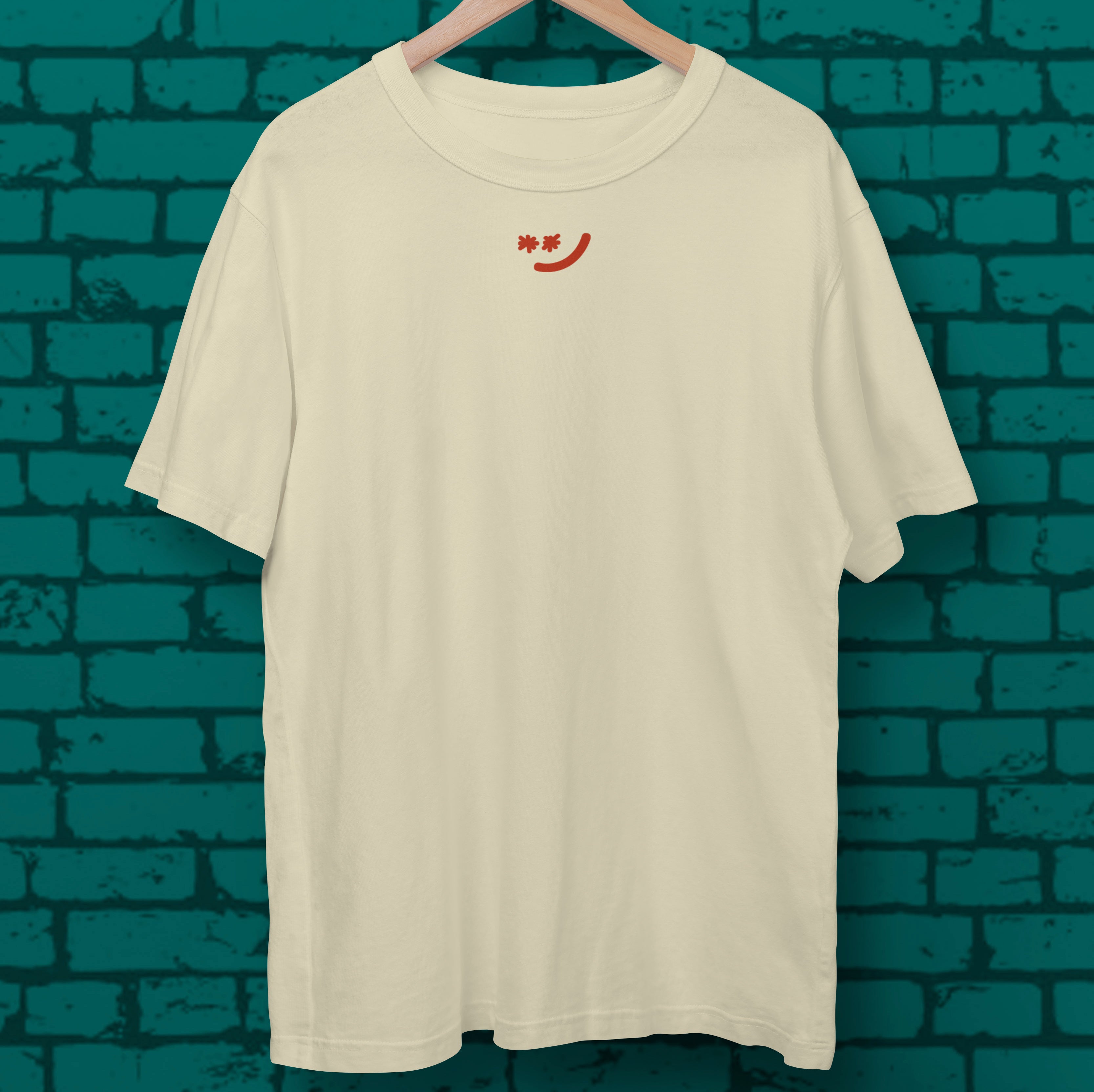 T-Shirt *)